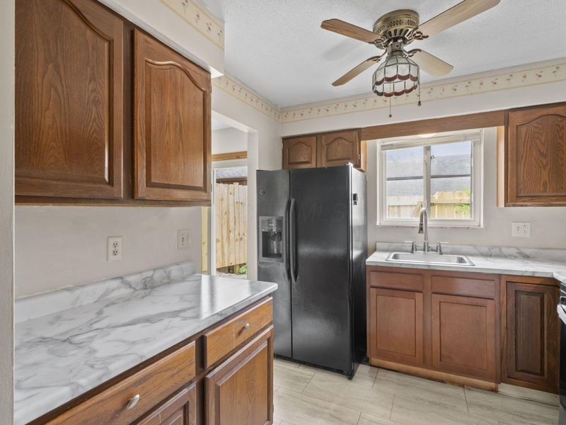 6198 Stornoway Drive S, Columbus, OH 43213 Photo 12