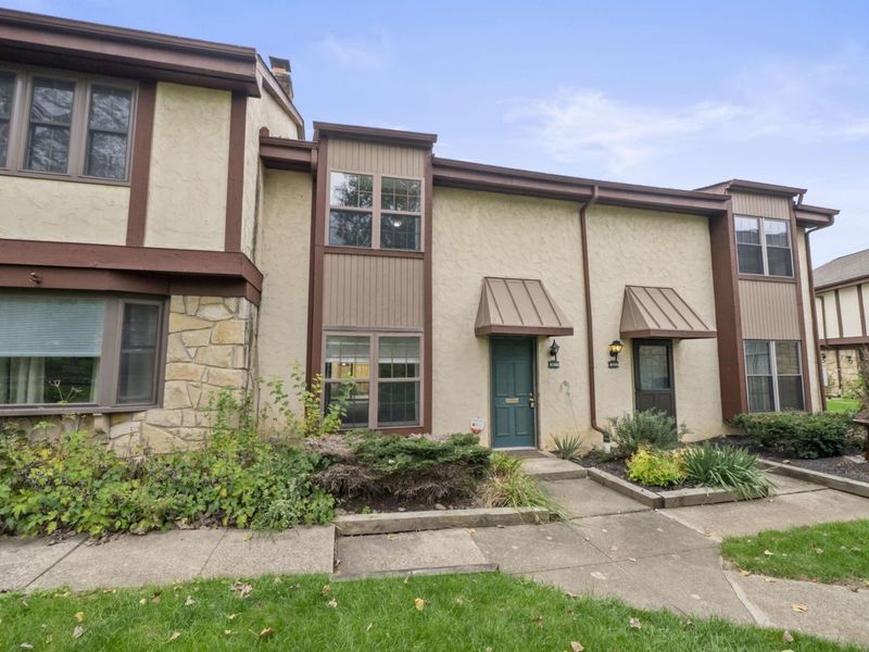 6198 Stornoway Drive S, Columbus, OH 43213 Photo 2