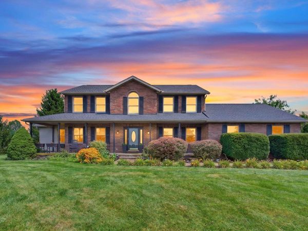 1210 Chester Way NW, Canal Winchester, OH 43110