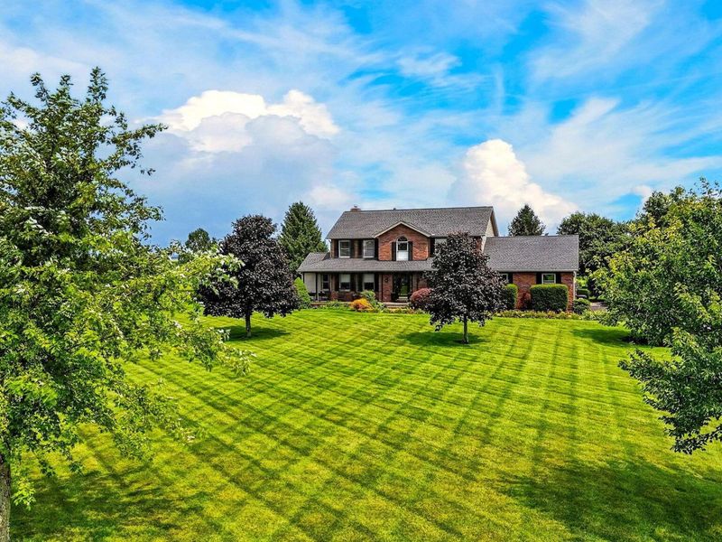 1210 Chester Way NW, Canal Winchester, OH 43110 Photo 2