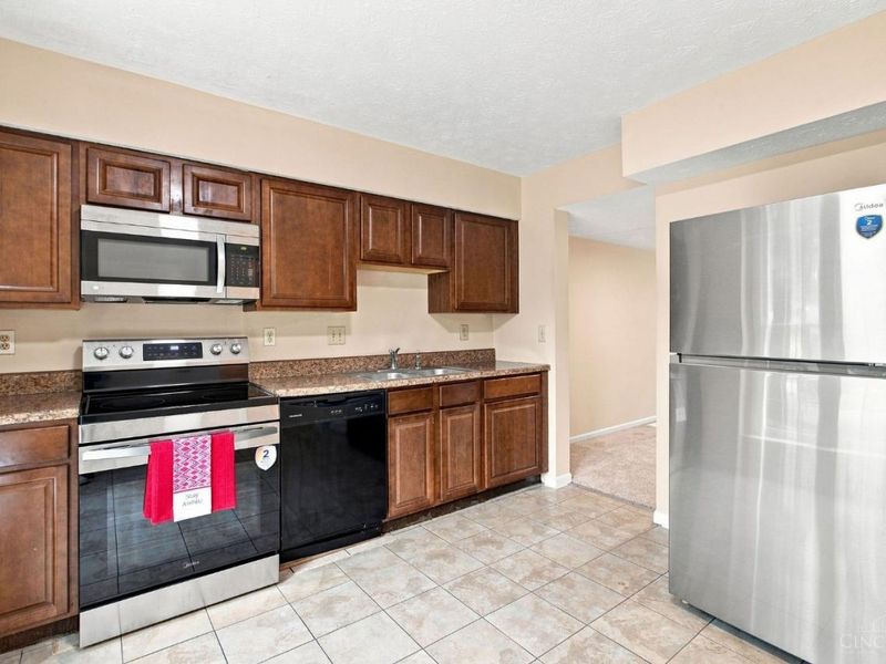 10935 Brookgreen Court, Sycamore Township, OH 45242 Photo 6