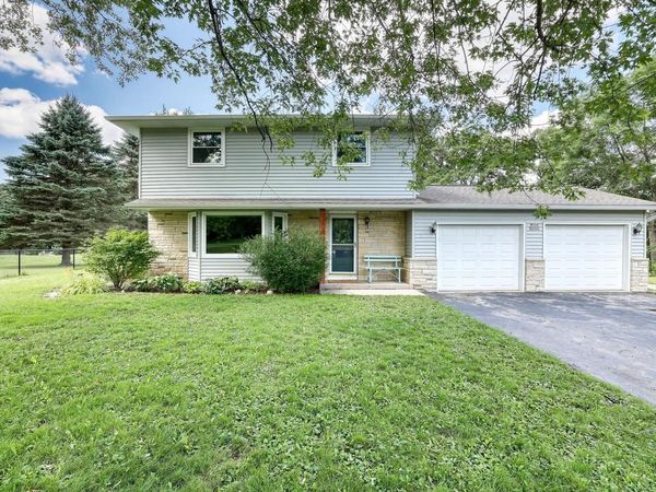 W304S2745 Green Meadow LANE, Waukesha, WI 53188