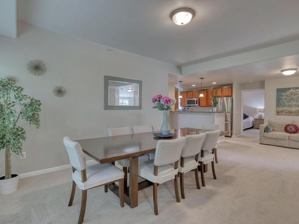 8667 S Deerwood LANE, Franklin, WI 53132