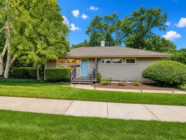 520 S Beverly Street , Wheaton, IL 60187