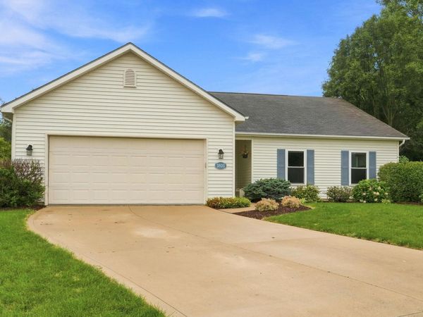 3805 Stanton Hall Parkway, Fort Wayne, IN 46815