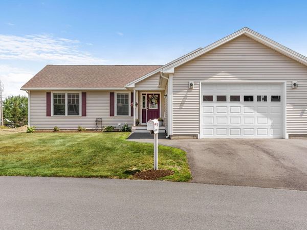 16 Hunter Drive , Hermon, ME 04401