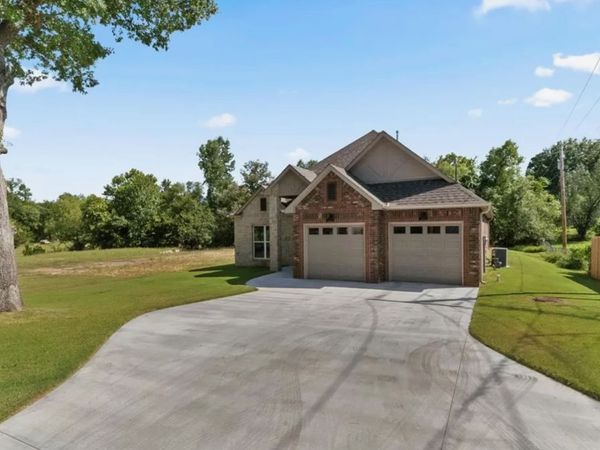 101 Woodview Lane , Sapulpa, OK 74066
