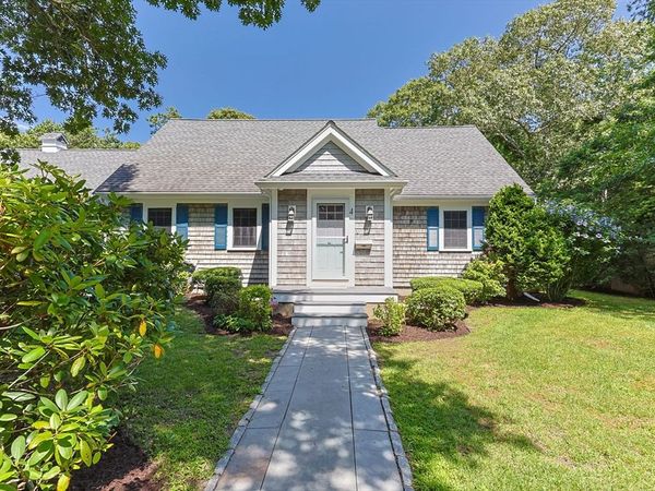 4 Aunt Edith's Rd, Yarmouth, MA 02664