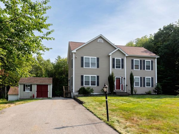 5 Debbie Ln, Freetown, MA 02702