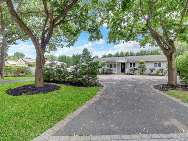 466 W 4th Street, West Islip, NY 11795