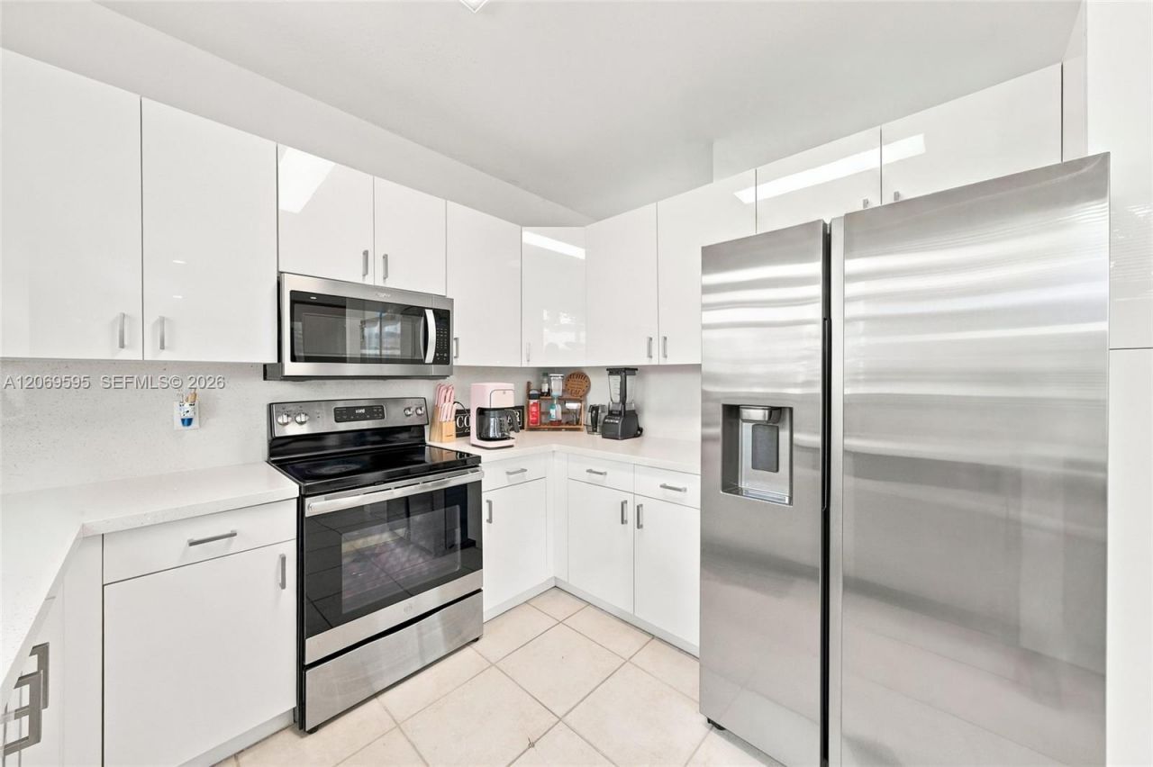 15872 NW 21st St, Pembroke Pines, FL 33028 Photo