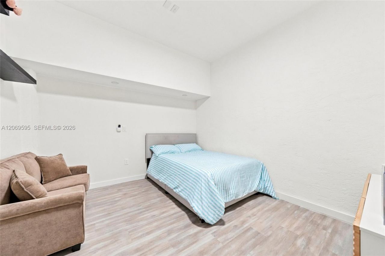 15872 NW 21st St, Pembroke Pines, FL 33028 Photo