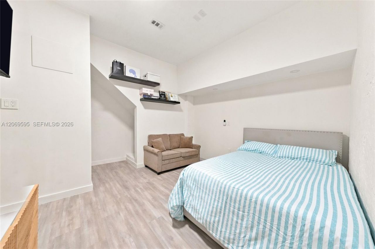 15872 NW 21st St, Pembroke Pines, FL 33028 Photo