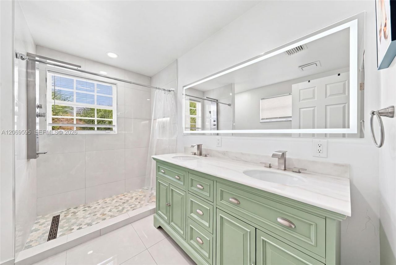 15872 NW 21st St, Pembroke Pines, FL 33028 Photo