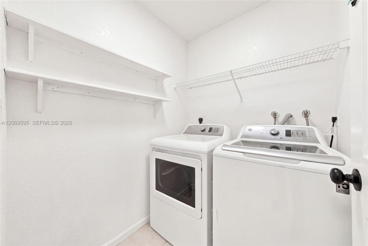 15872 NW 21st St, Pembroke Pines, FL 33028 Photo