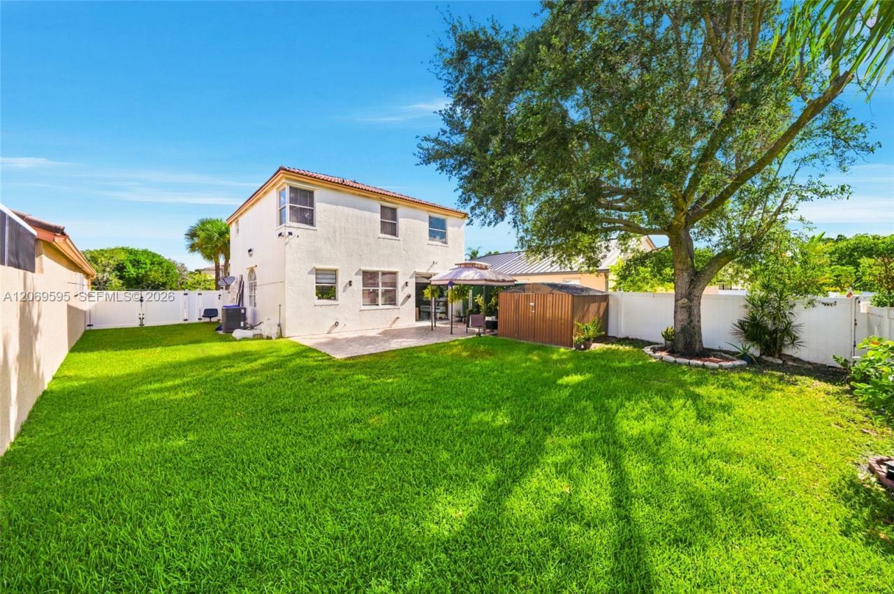 15872 NW 21st St, Pembroke Pines, FL 33028 Photo