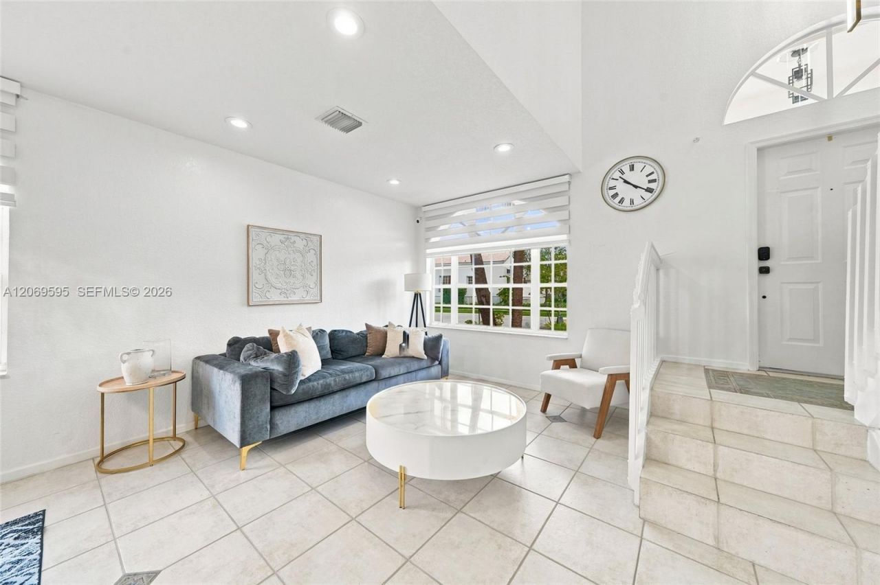 15872 NW 21st St, Pembroke Pines, FL 33028 Photo