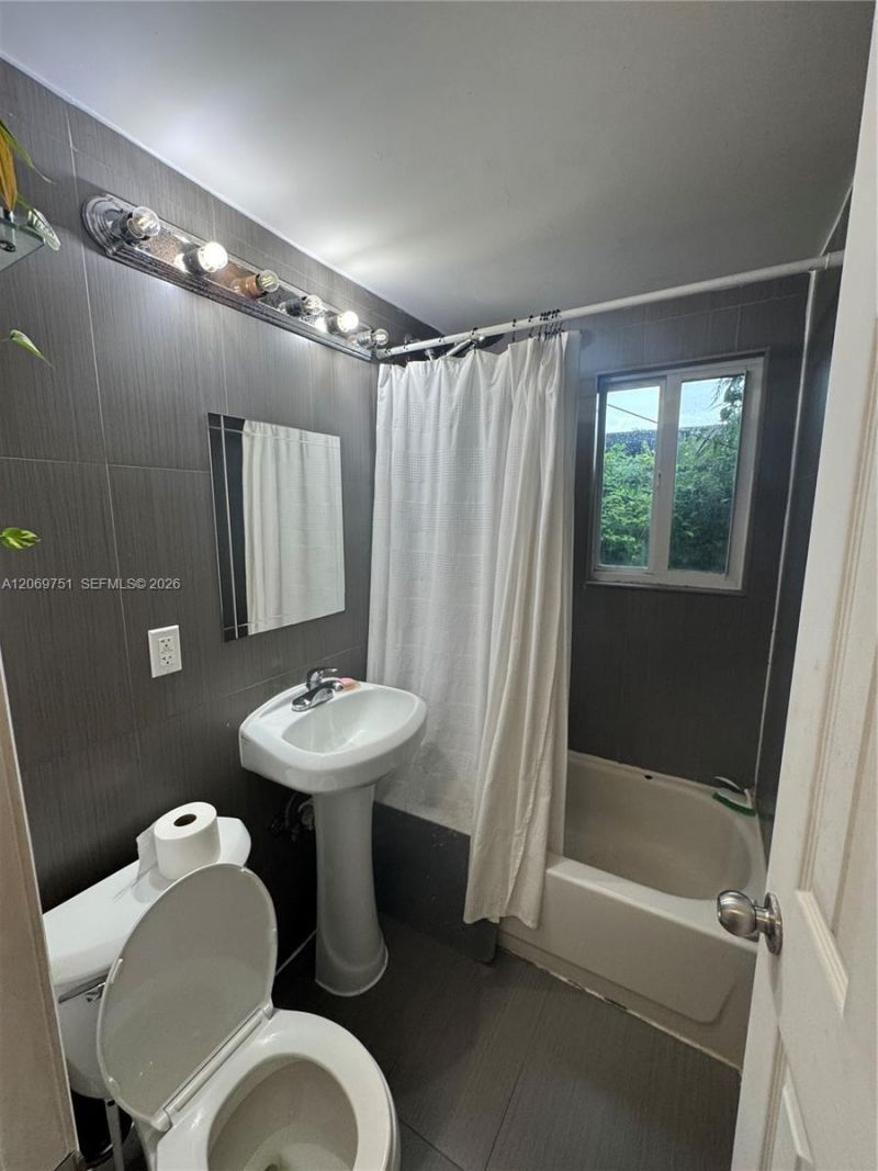 329 NW 44th St , Unit 1, Miami, FL 33127 Photo