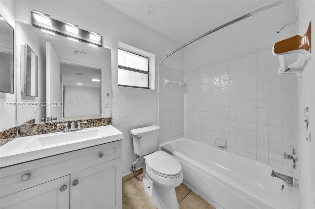 3814 Coral Tree Cir , Unit 3814, Coconut Creek, FL 33073 Photo