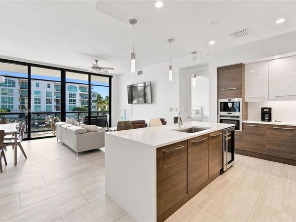 161 Isle Of Venice Dr, Unit 202, Fort Lauderdale, FL 33301