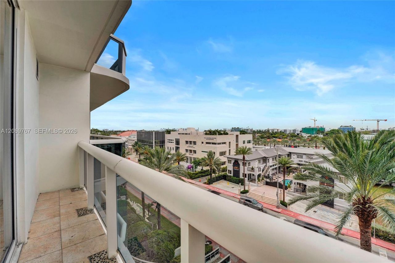 9595 N Collins Ave., Unit 5NG, Surfside, FL 33154 Photo
