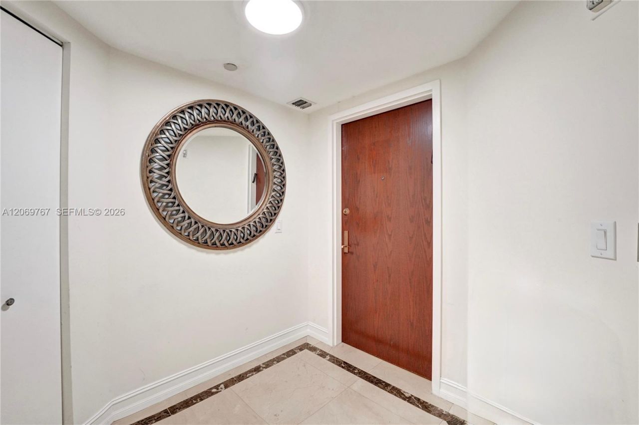 9595 N Collins Ave., Unit 5NG, Surfside, FL 33154 Photo
