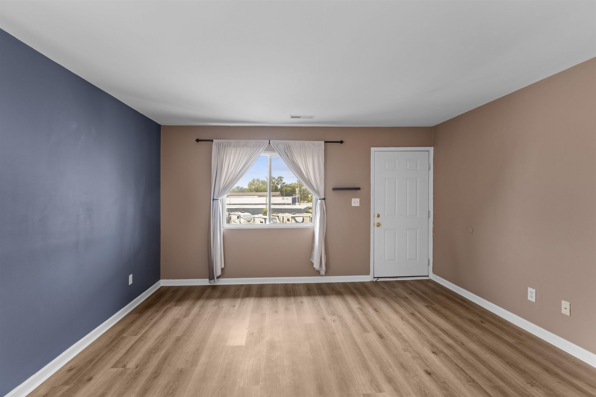 603 Wagon Wheel Rd. Photo 9