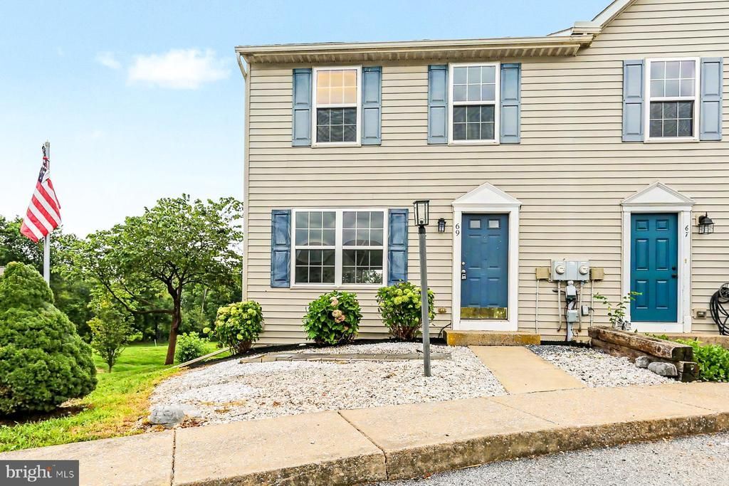 69 Laurel Dr Drive, Myerstown, PA 17067 Main Photo