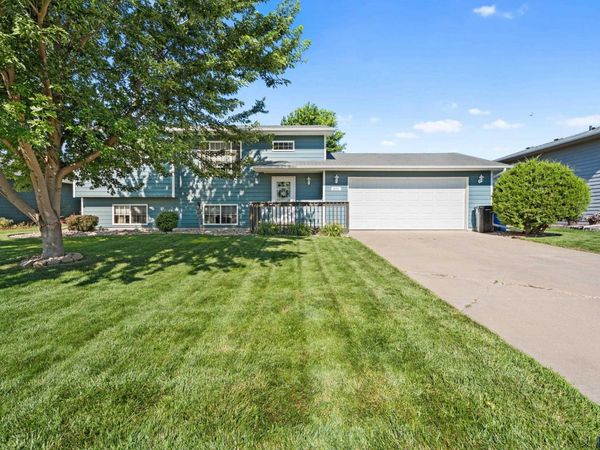201 Sund St, Worthing, SD 57077
