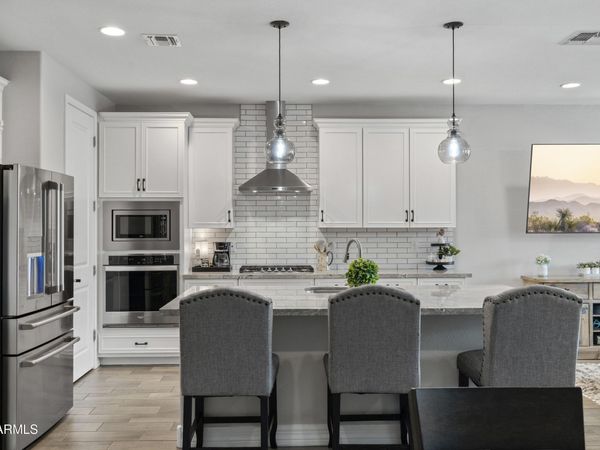17227 W DESERT SAGE Drive, Goodyear, AZ 85338