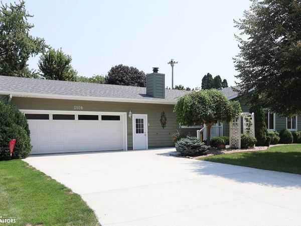 2108 Rodlyn Road, Webster City, IA 50595