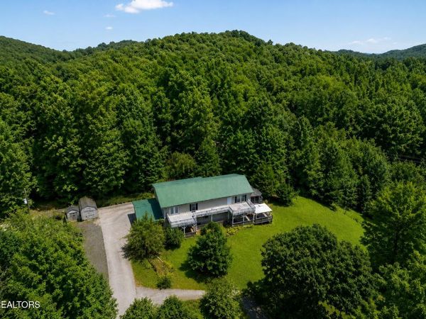 7810 Wells Valley Rd, Maryville, TN 37801