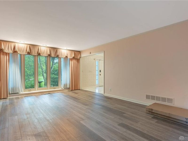 1132 Viewpoint Drive, Washington Township, OH 45459 Photo 5