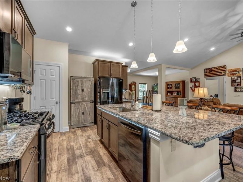 4331 Palmyra Road, Lordstown, OH 44481 Photo 5