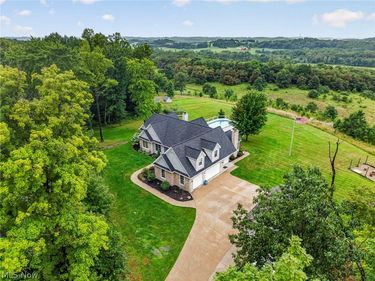 1029 Baird Avenue SE, Paris, OH 44669