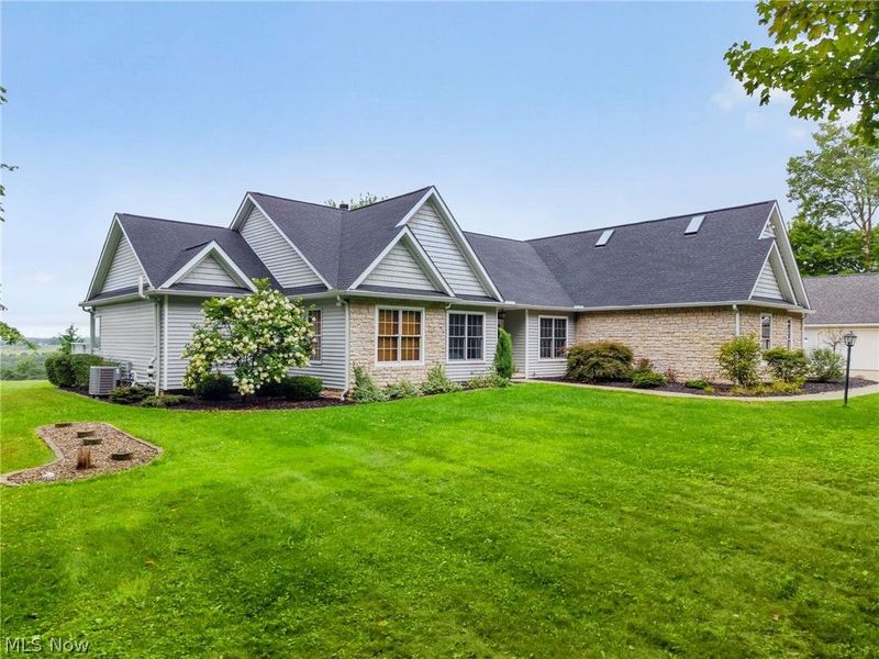 1029 Baird Avenue SE, Paris, OH 44669 Photo 2