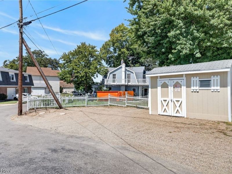 560 Saunders Avenue, Akron, OH 44319 Photo 31