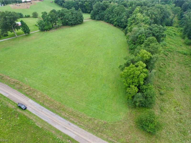 Cinder Road, Bergholz, OH 43908 Photo 9