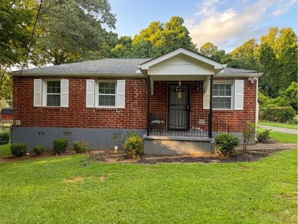 142 Hutton Place NW, Atlanta, GA 30318