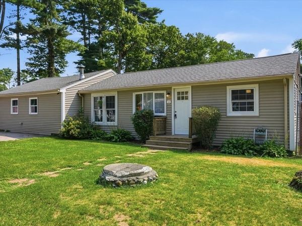 11 3rd Ave., Lakeville, MA 02347