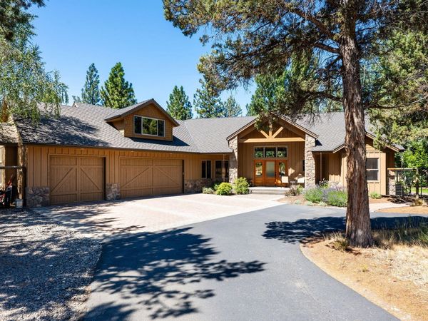 17690 Mountain View Road, Sisters, OR 97759