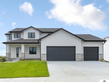 18525 Patrick Avenue, Elkhorn, NE 68022