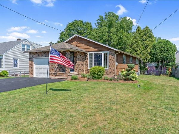 224 Kenwick Drive, Syracuse, NY 13208