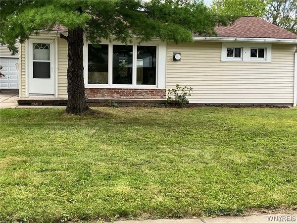 60 Meadow Lea Drive, Eggertsville, NY 14226