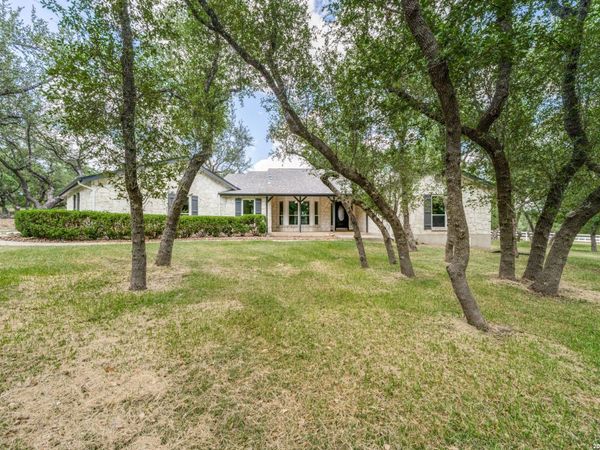 111 E OAK ESTATES DR, San Antonio, TX 78260