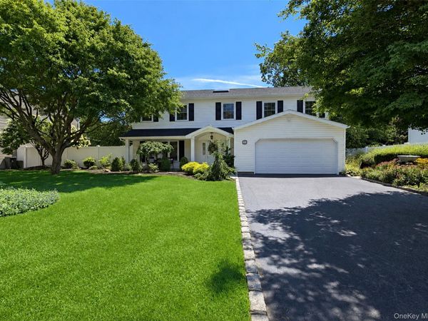 20 Tall Pines Lane , Nesconset, NY 11767