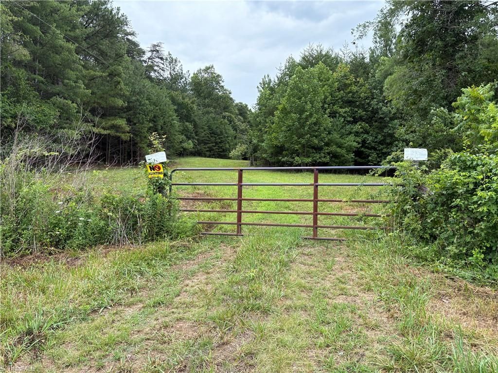 207 Cockerham Road, Elkin, NC 28621 Main Photo