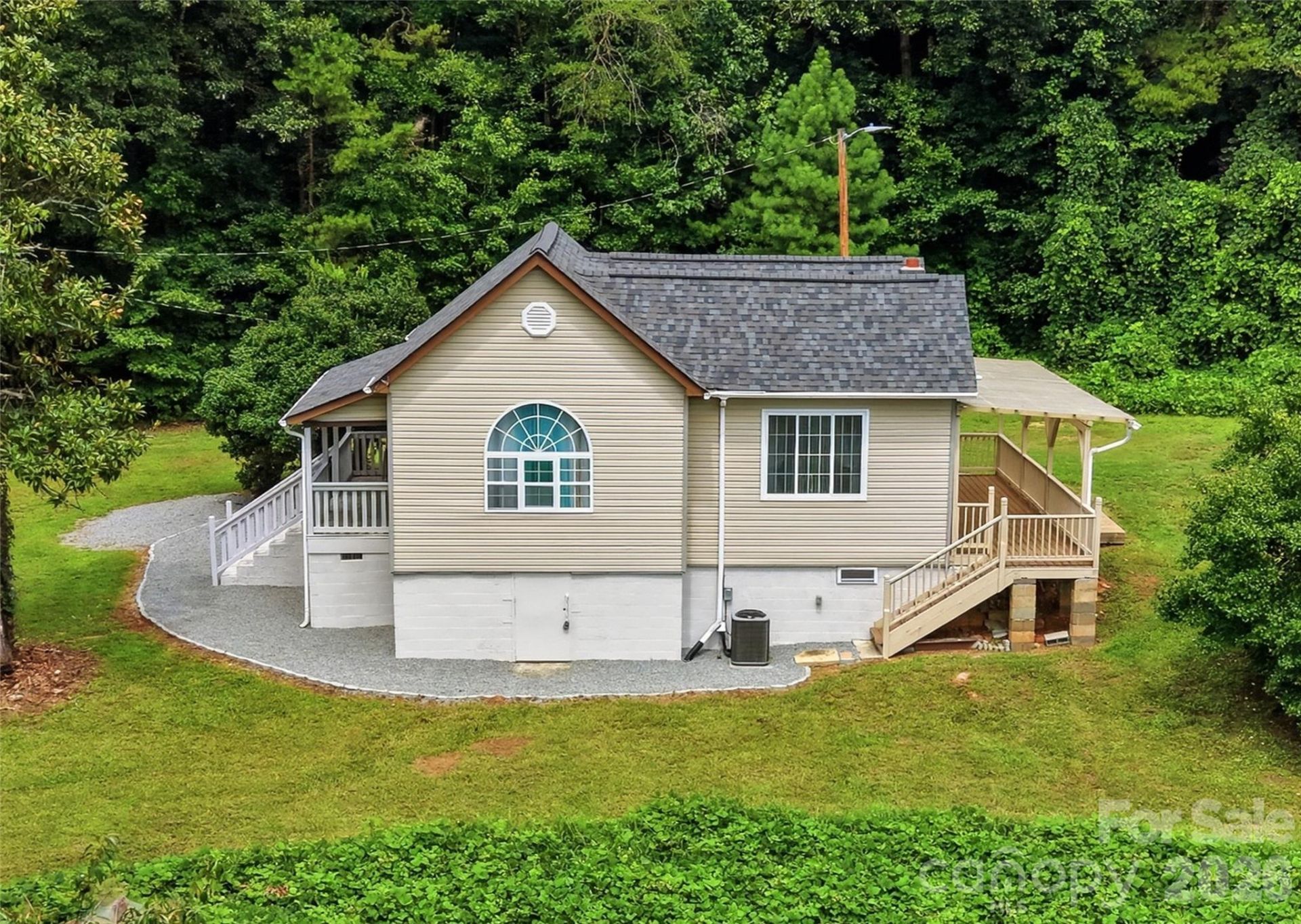910 Hopewell Church Road, Catawba, NC 28609 Main Photo