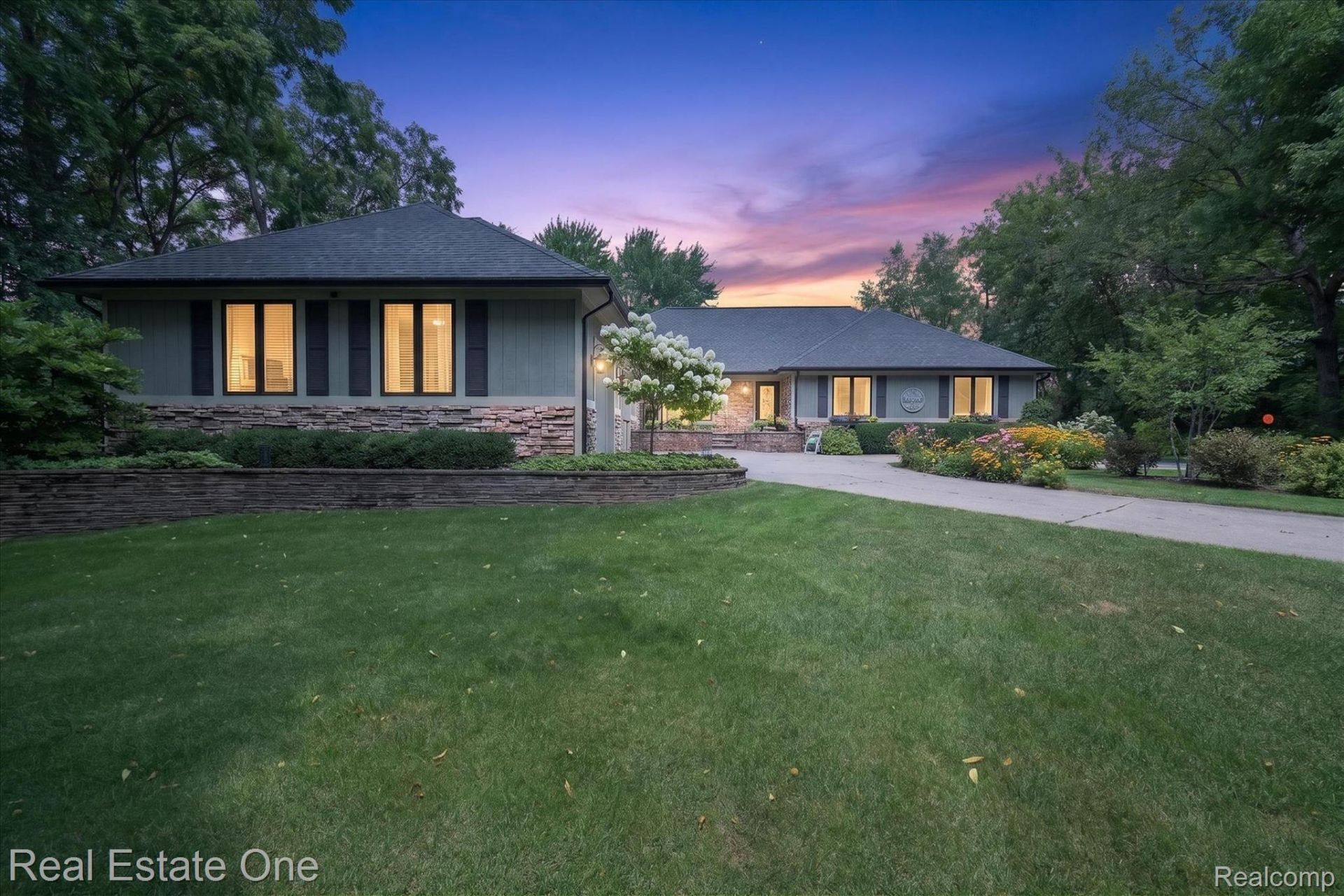 8690 Maxi Court, Springfield Township, Mi 48350 Main Photo