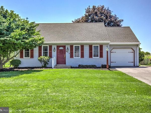 834 LAKEVIEW DRIVE, LANCASTER, PA 17601